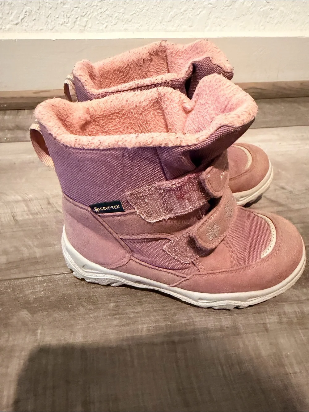 Superfit Mauve Girls Snowflake Strap Boots